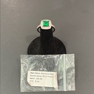 Shamrock green & whife frost ring. Sterling silver